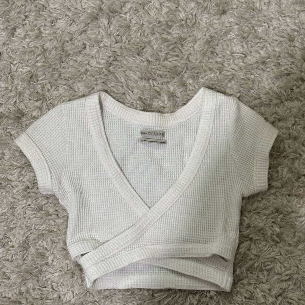 White crisscross crop top